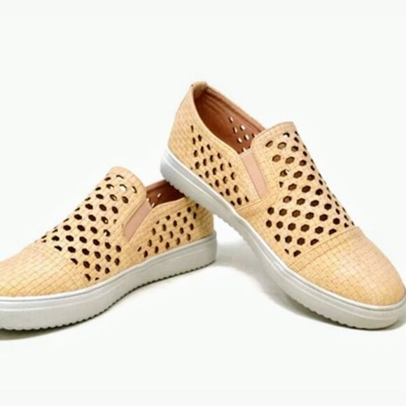 Nib MATA SLIP ON LASER CUT SNEAKERS IN BLUSH - Picture 1 of 10